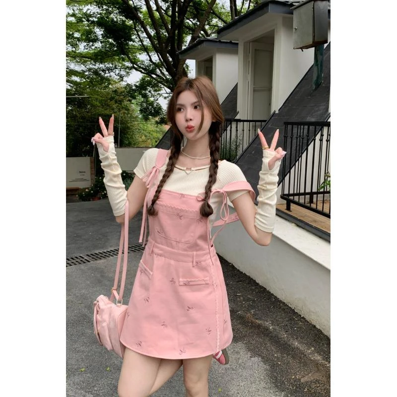 大码女装胖mm夏季减龄穿搭多巴胺粉色T恤蝴蝶刺绣背带裙时尚套装