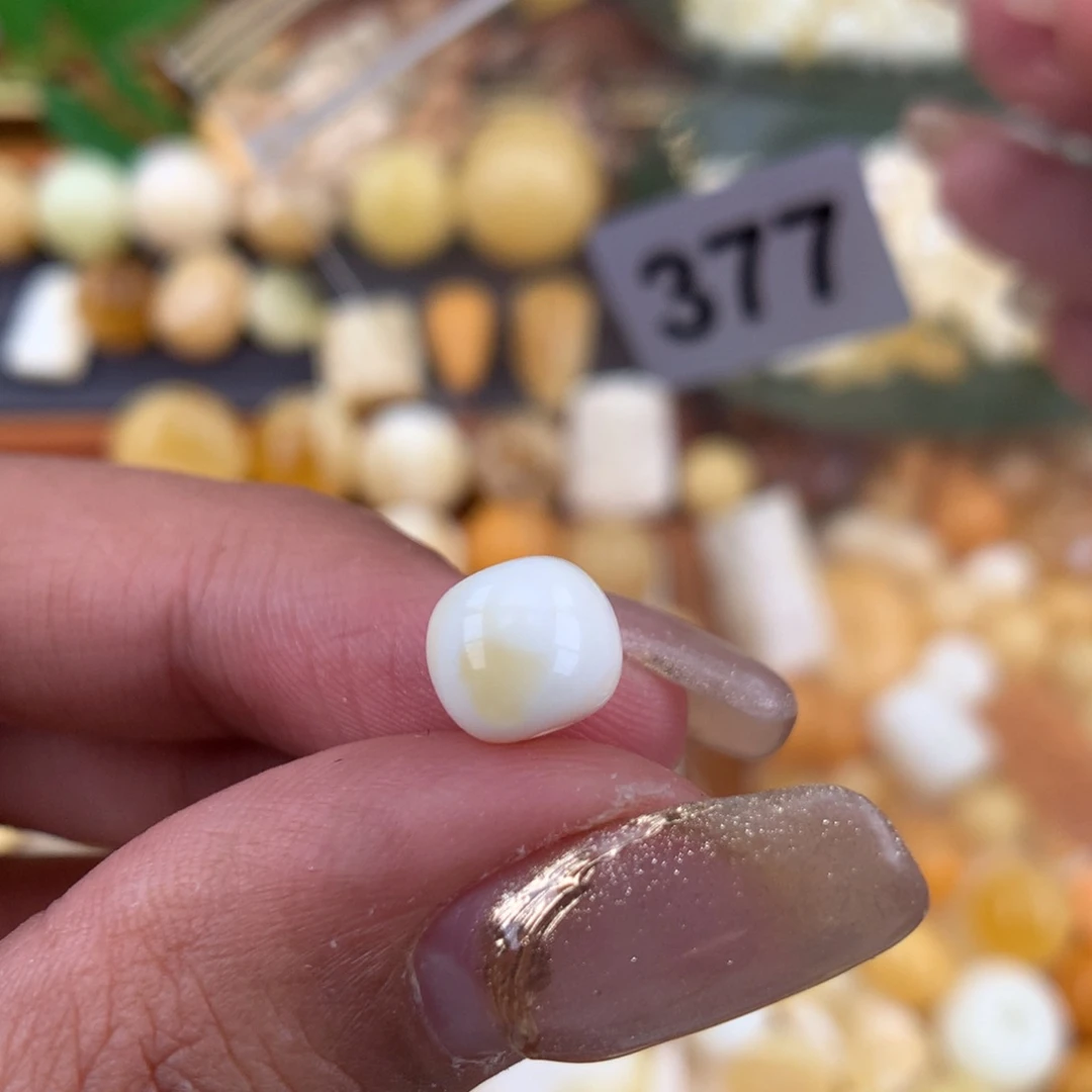 琥珀珠宝奇石未镶嵌8.0