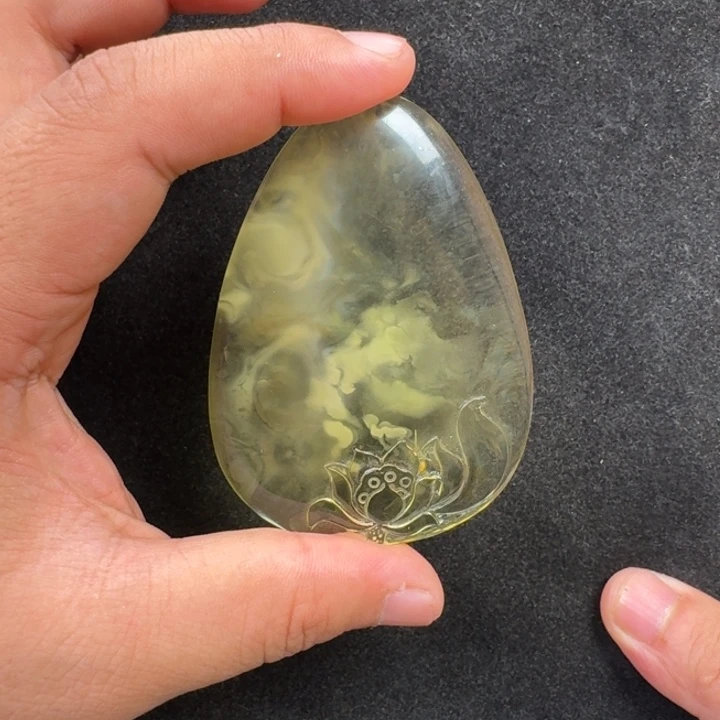 蜜蜡未镶嵌珠宝奇石