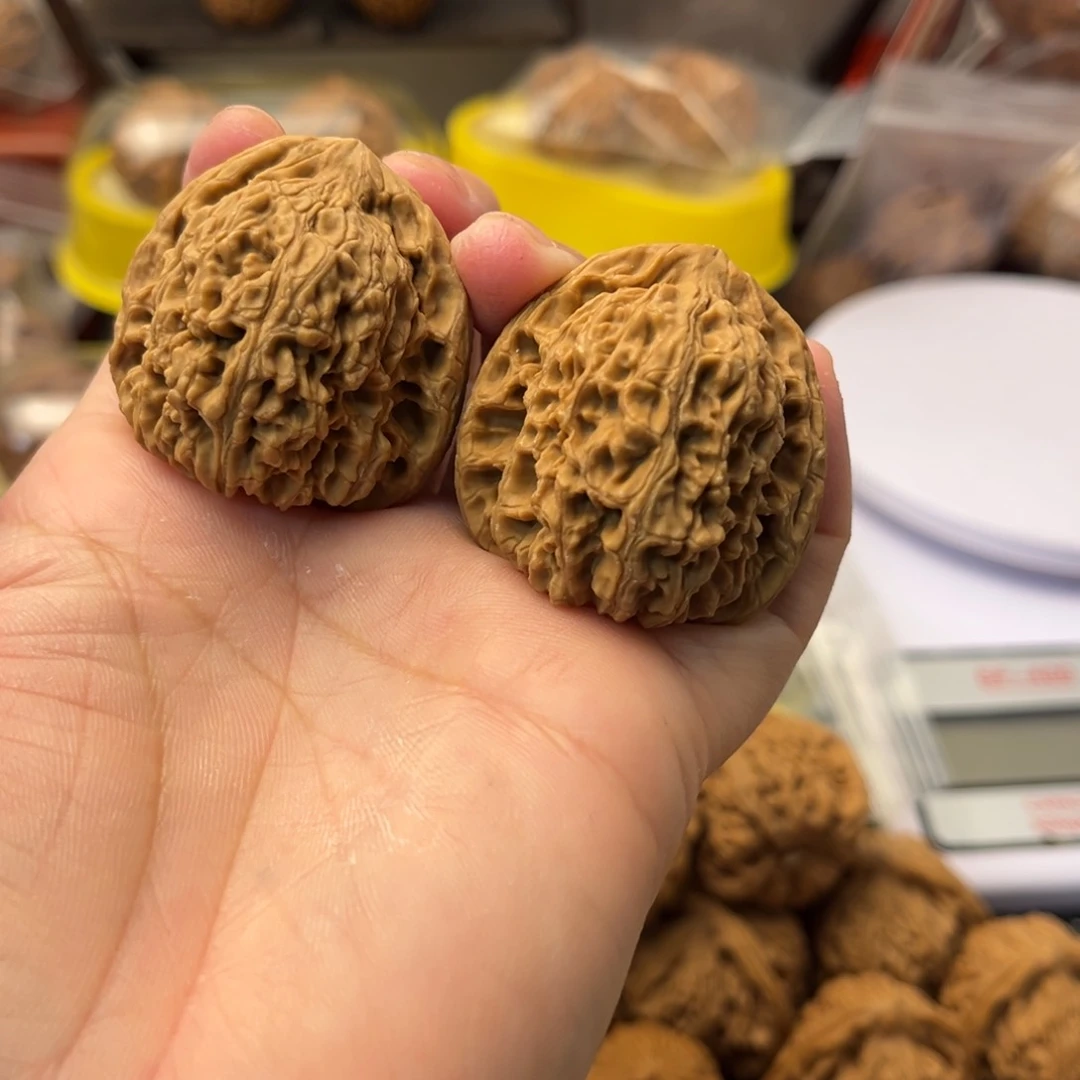 文玩核桃吊坠瑞***理南疆石