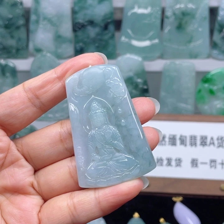 颈饰未镶嵌翡翠普贤菩萨