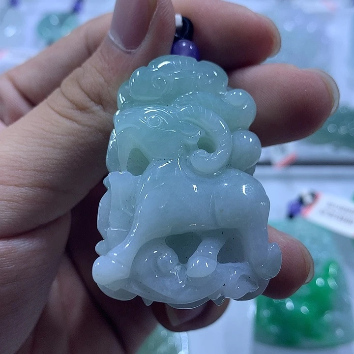 翡翠未镶嵌颈饰天然翡翠A货吊坠