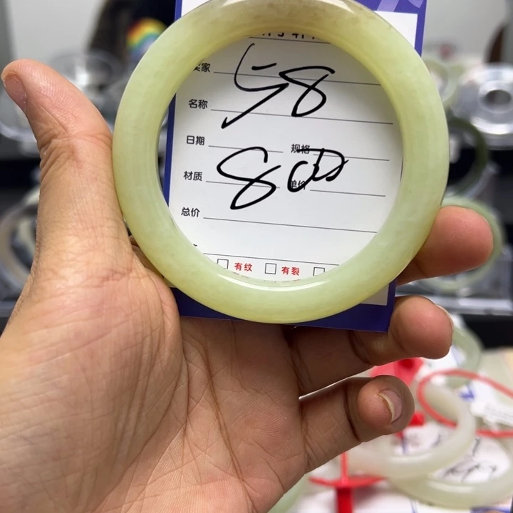 和田玉未镶嵌手镯