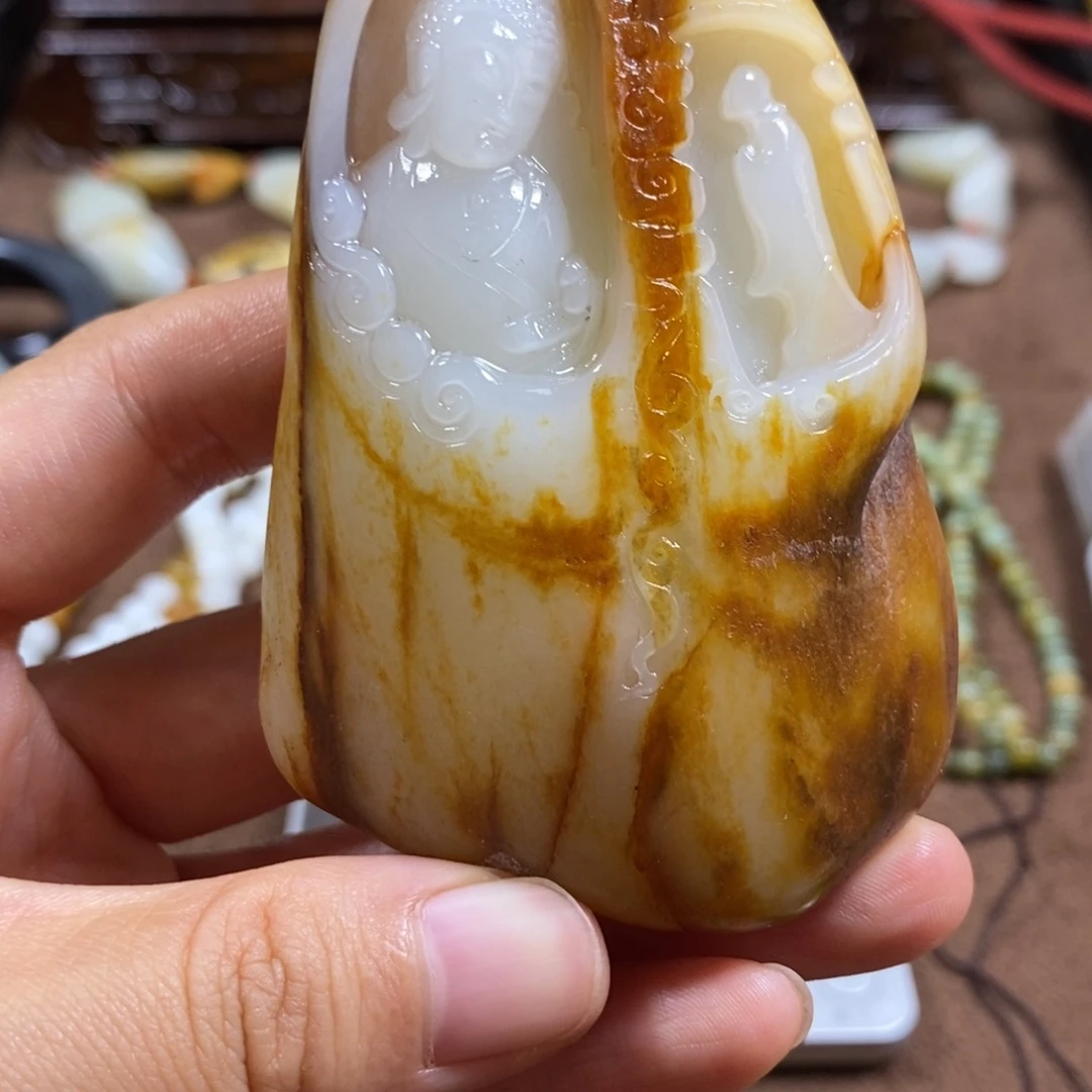 和田玉未镶嵌把件