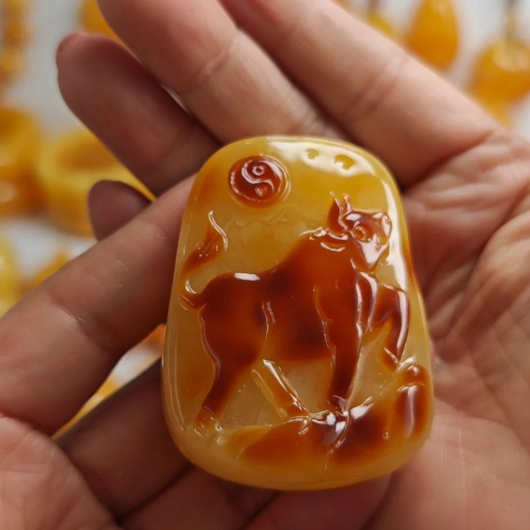 蜜蜡吊坠(赠链)未镶嵌