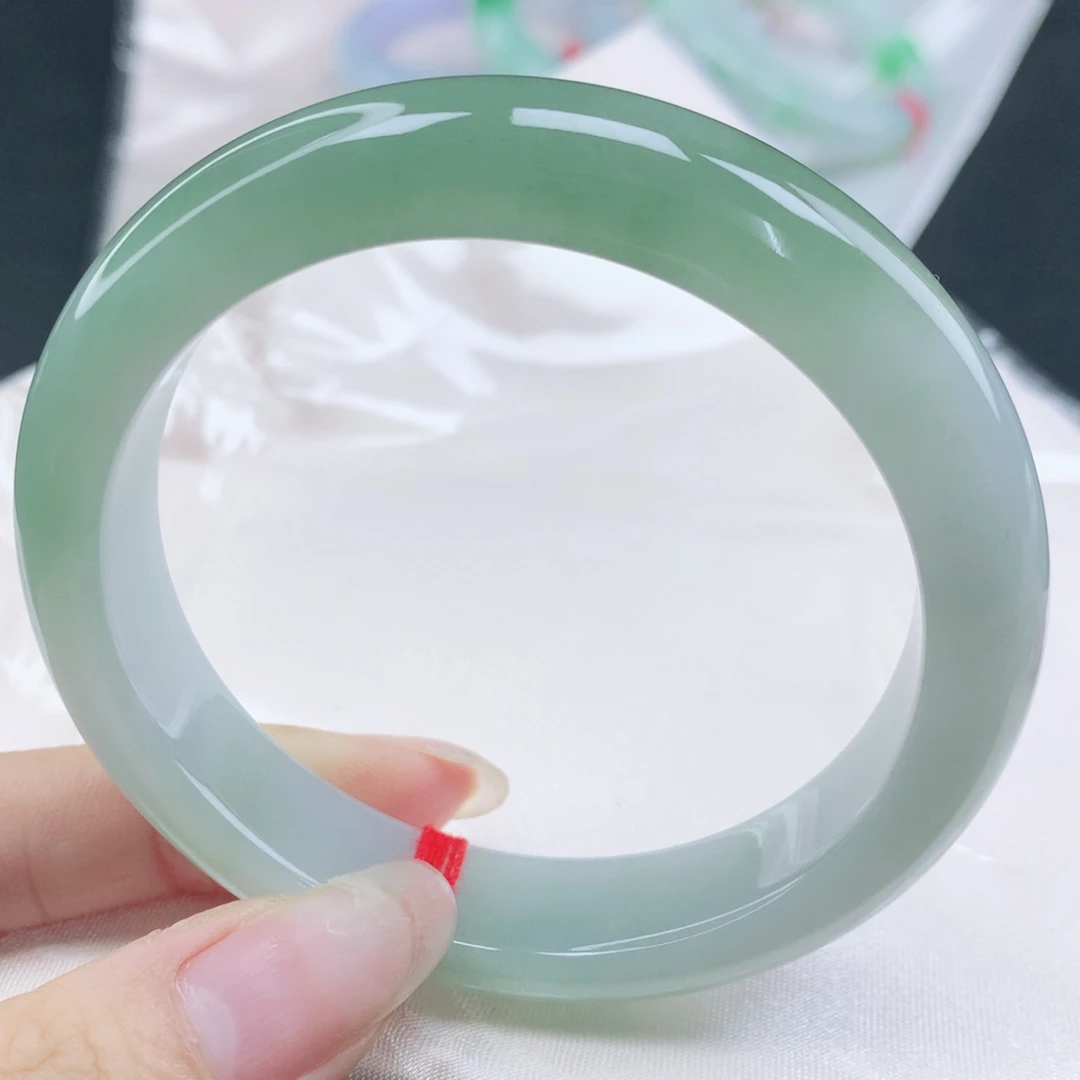 翡翠未镶嵌手镯缅甸57.4冰润飘绿渐变正圈