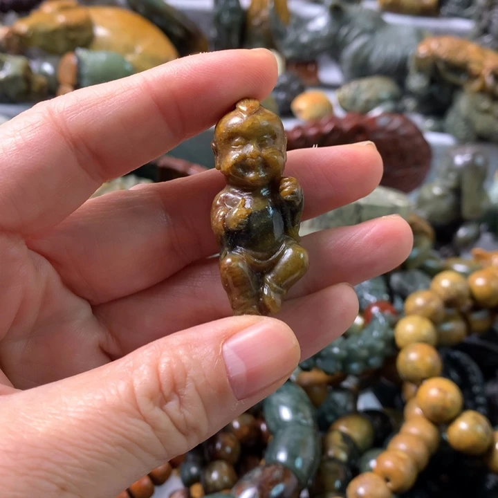 未镶嵌岫岩河磨玉（透闪石质玉）把件