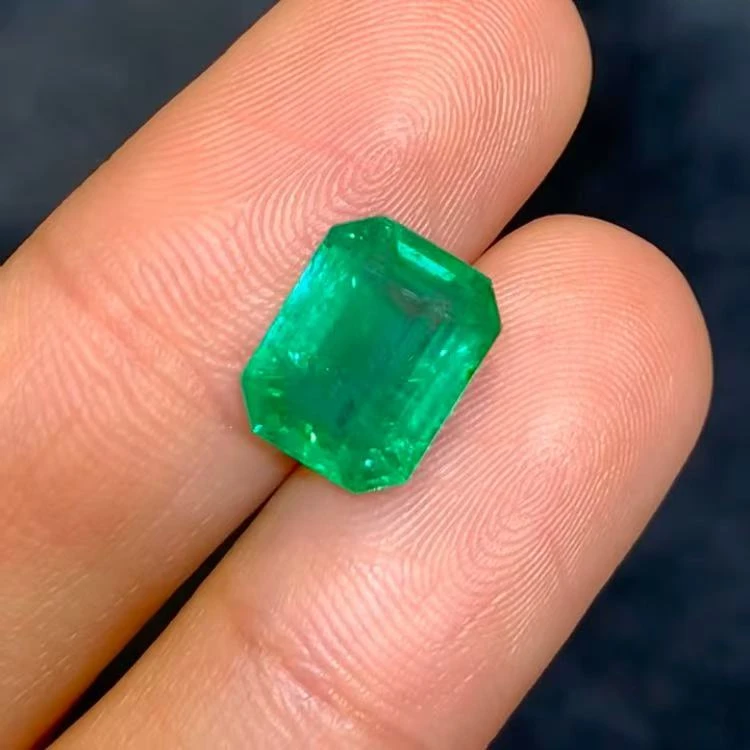 天然 祖母绿，4.18克拉