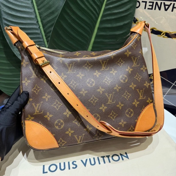 95新 LouisVuitton/路易威登 小牛角单肩包斜挎包经典时尚百搭