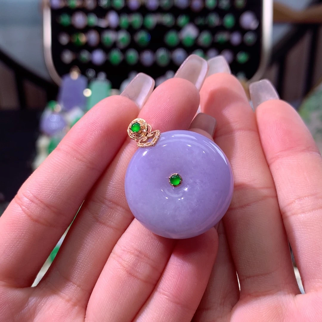 翡翠颈饰18K金镶嵌翡翠