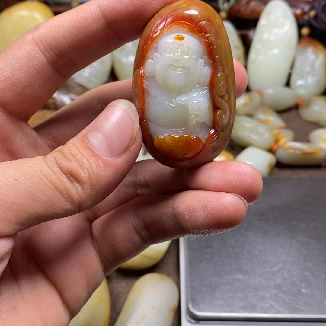 和田玉未镶嵌把件