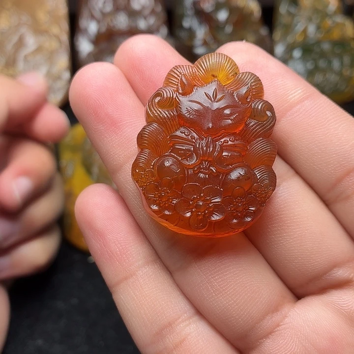 琥珀未镶嵌颈饰179