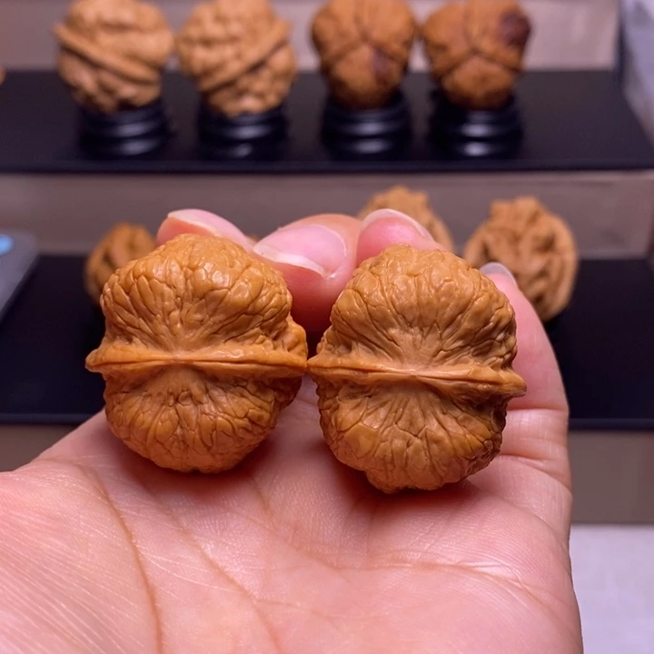 文玩核桃把件黄金元宝蟾53