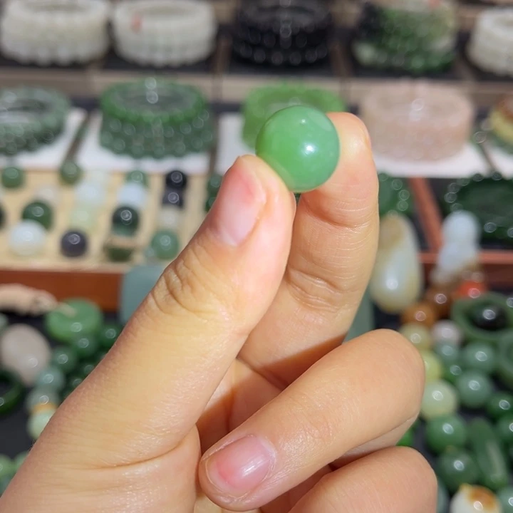 和田玉未镶嵌珠宝半成品卡14绿底粉青单珠微色飘