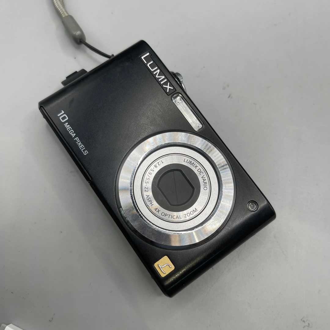 9新 Panasonic/松下 松下f2 1000万像素4倍光学变焦