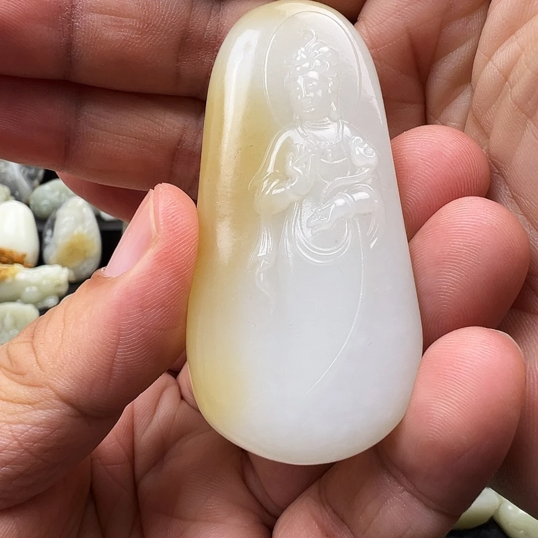 和田玉未镶嵌颈饰