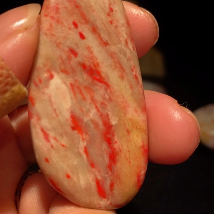 像****n昌化鸡血石品质佳挂件