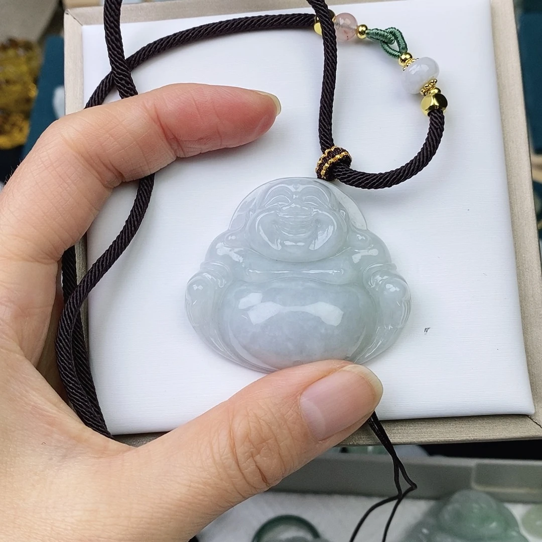 翡翠未镶嵌颈饰佛公