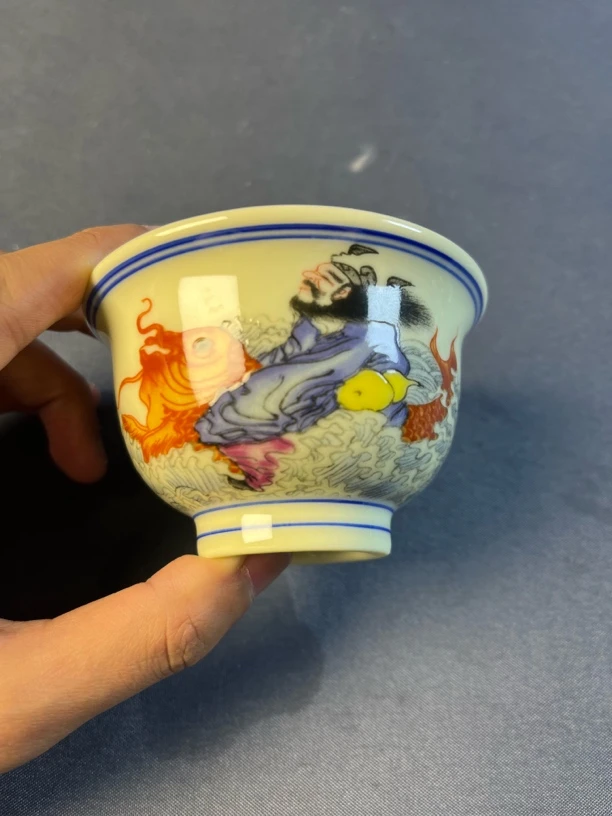 景德镇陶瓷黄稀土粉彩釉上人物压手杯主人杯陶瓷茶杯客杯陶瓷杯