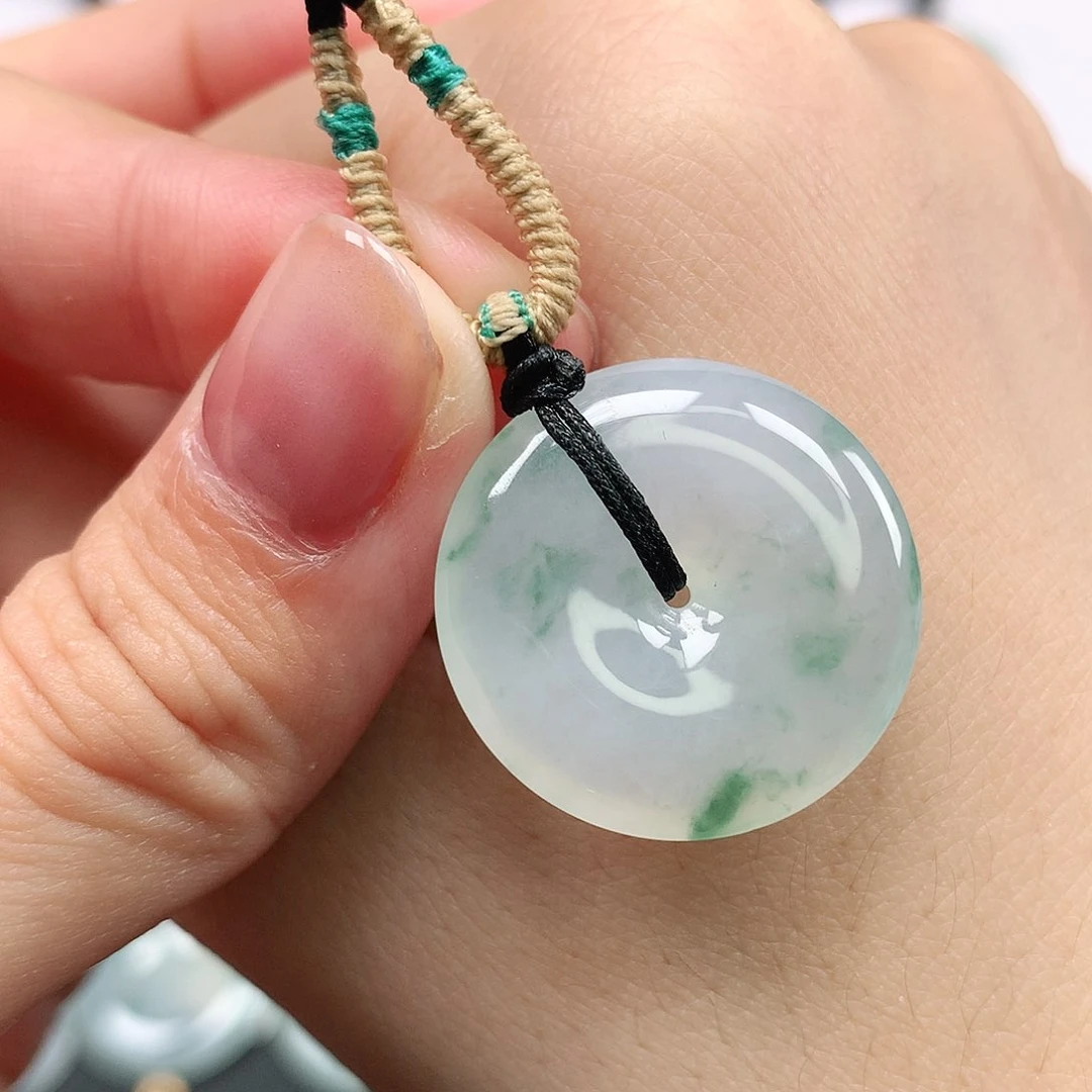 翡翠颈饰未镶嵌平安