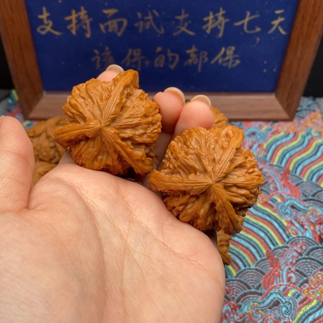 【闪购商品】大****?白狮