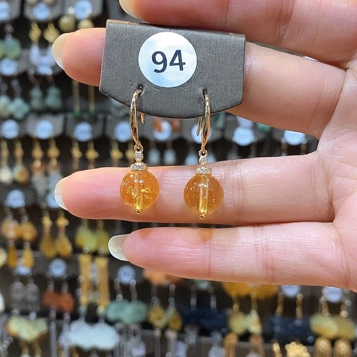 蛇纹石玉足铂镶嵌颈饰