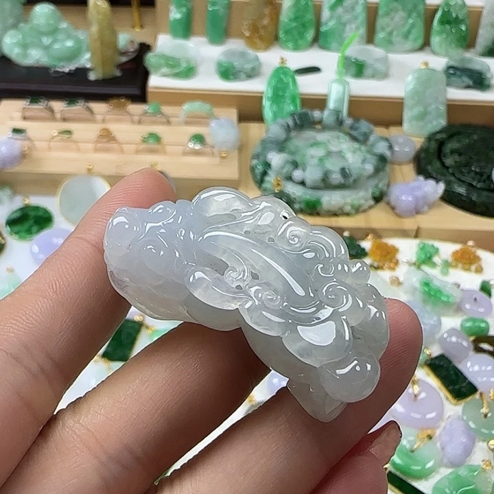 颈饰未镶嵌翡翠白冰貔貅