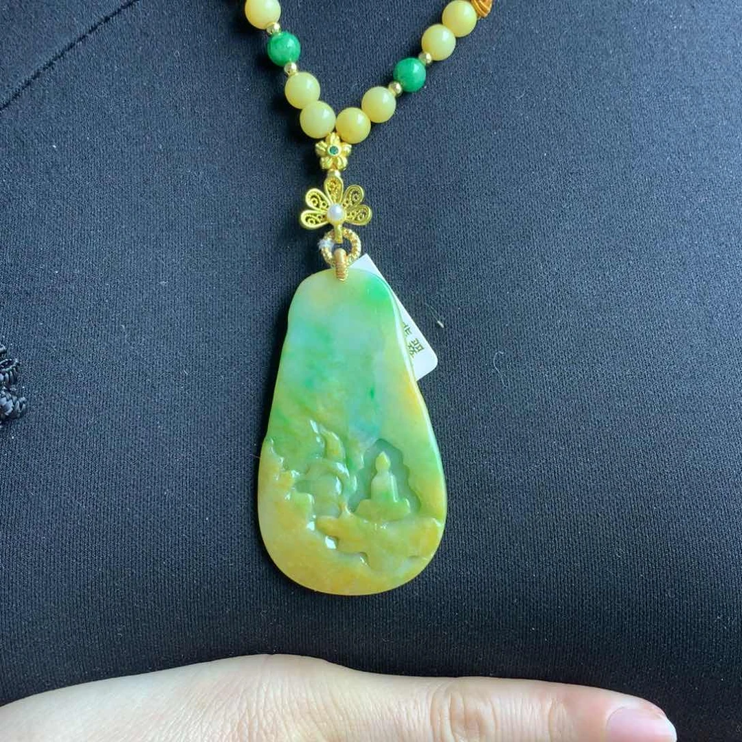 翡翠颈饰未镶嵌翡翠