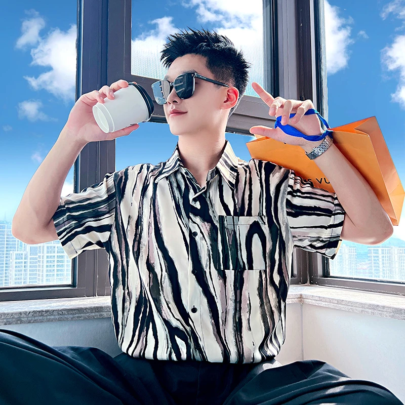 条纹男士短袖衬衣夏季2025新款高级感男装英伦痞帅夏天薄款花衬衫