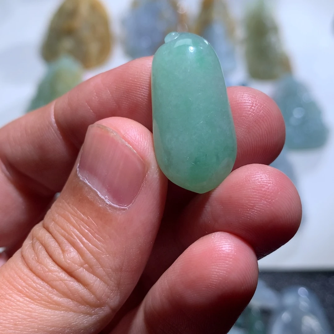 定制翡翠未镶嵌挂件