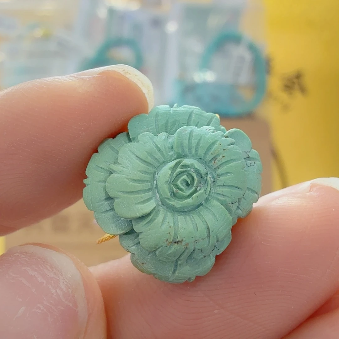 绿松石未镶嵌珠宝奇石