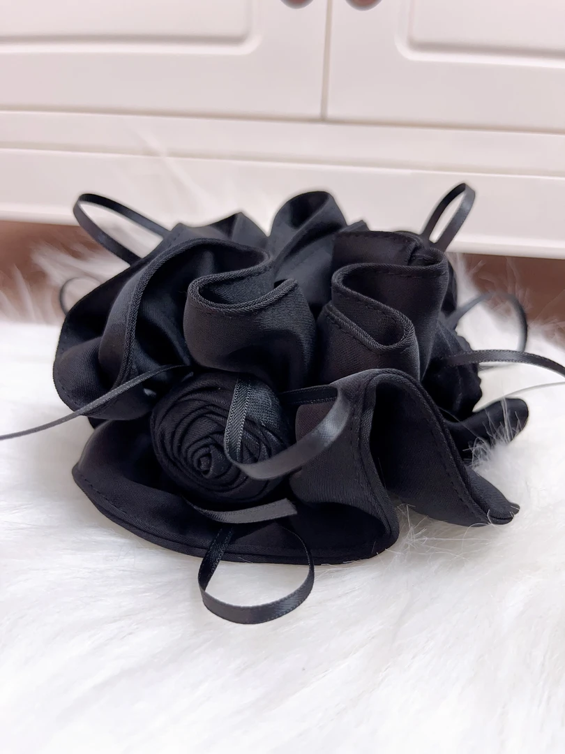 韩系实拍玫瑰花朵饱满感发圈发饰缎面高级感气质百搭马尾丸子头