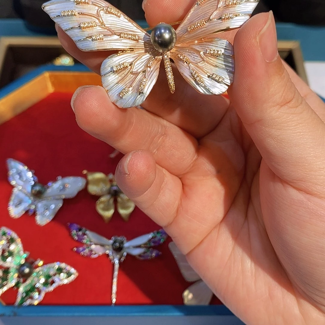 休***鲸胸针合金海水珍珠