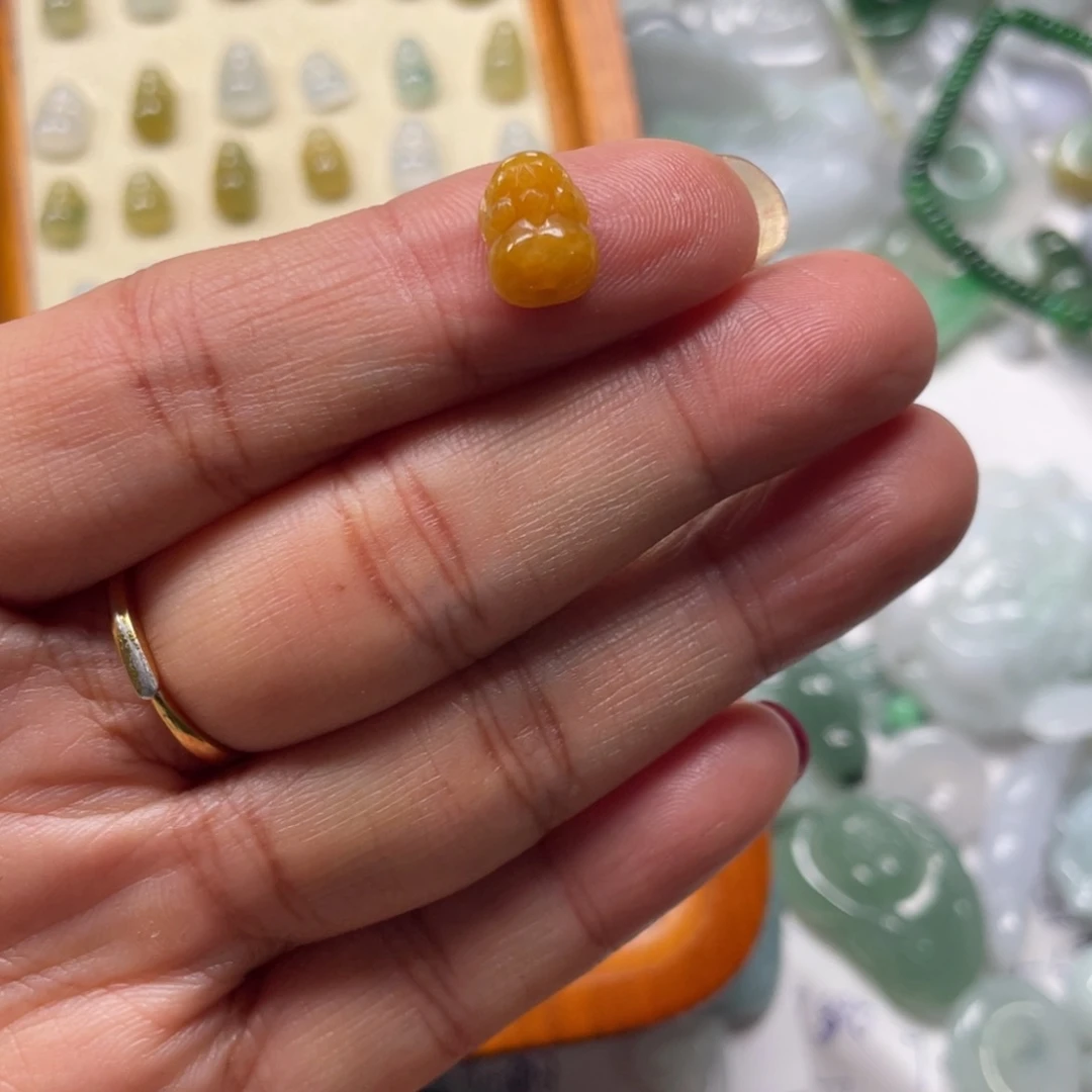 翡翠颈饰未镶嵌56789887