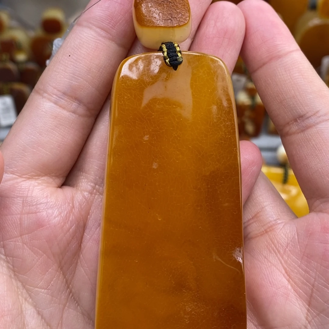 蜜蜡未镶嵌珠宝奇石