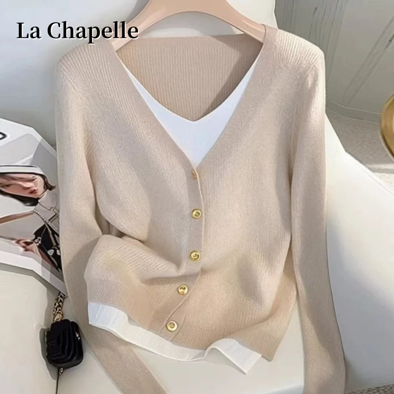 拉夏贝尔新款秋冬季杏色V领假两件长袖针织衫独特内搭打底衫上衣