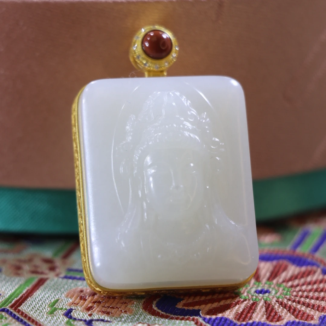 18k金和田白玉吊坠观音精品贵气