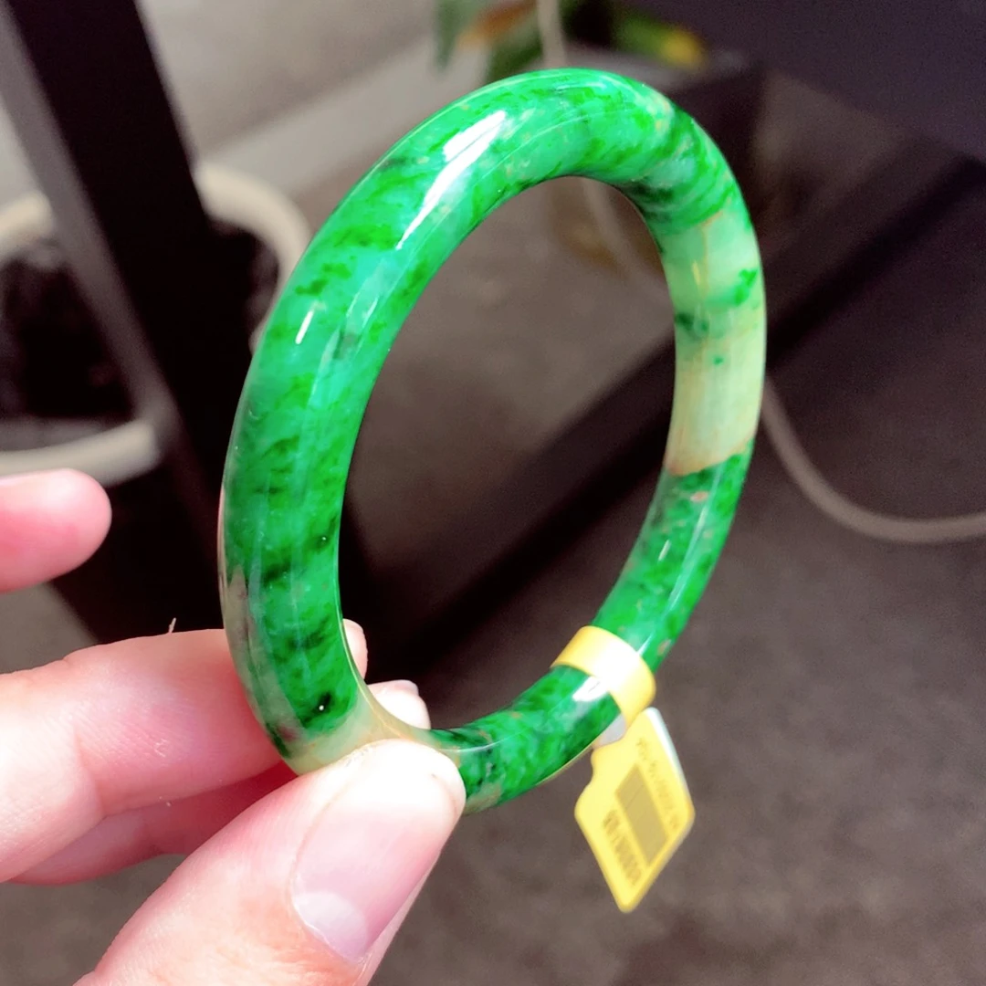 翡翠手镯未镶嵌爱***粉缅甸翡翠