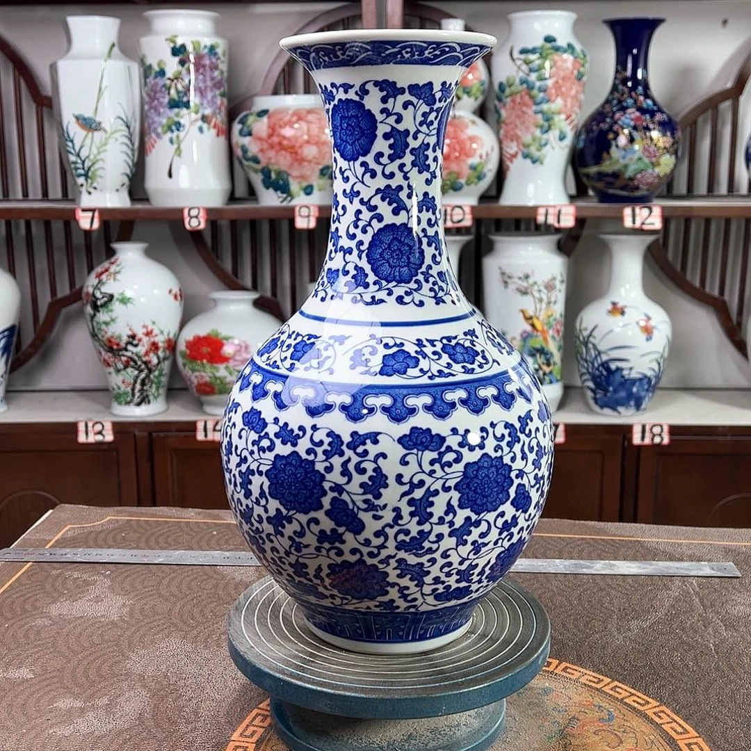 陶摆件景德镇陶瓷缠枝