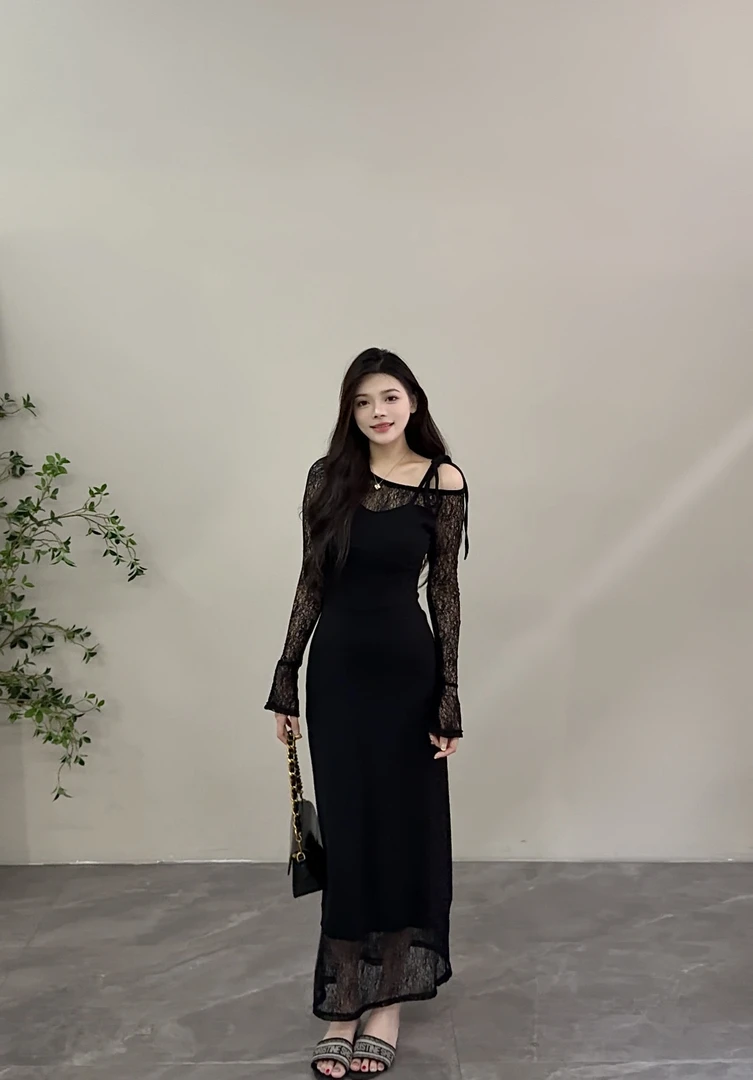 【苏苏】法式气质名媛风镂空蕾丝吊带连衣裙适合秋季节DT1518