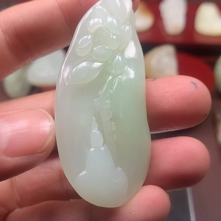 随***缘和田玉未镶嵌颈饰