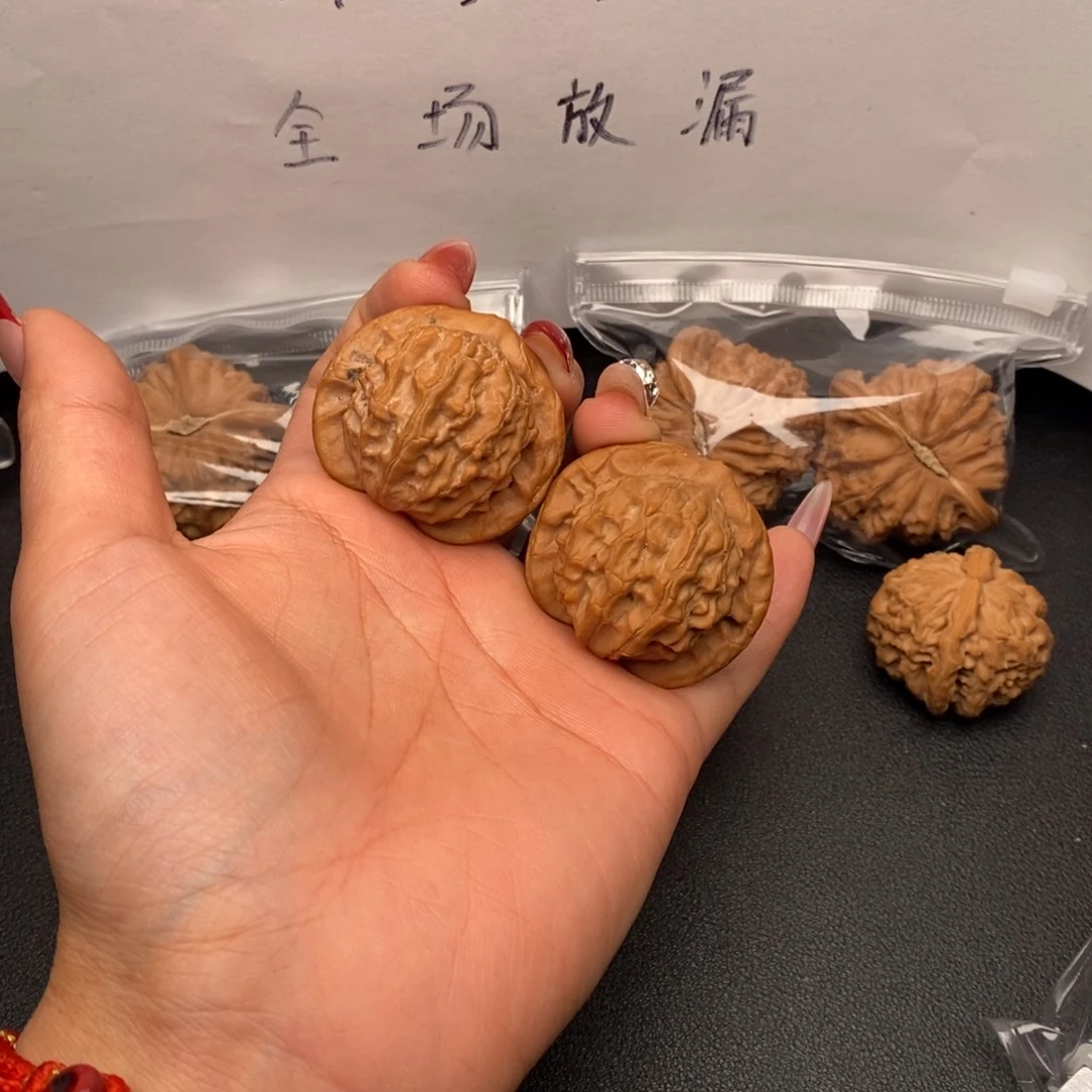 圣***诞文玩核桃把件图图全