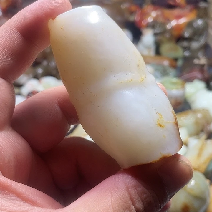 颈饰未镶嵌和田玉（糖玉）