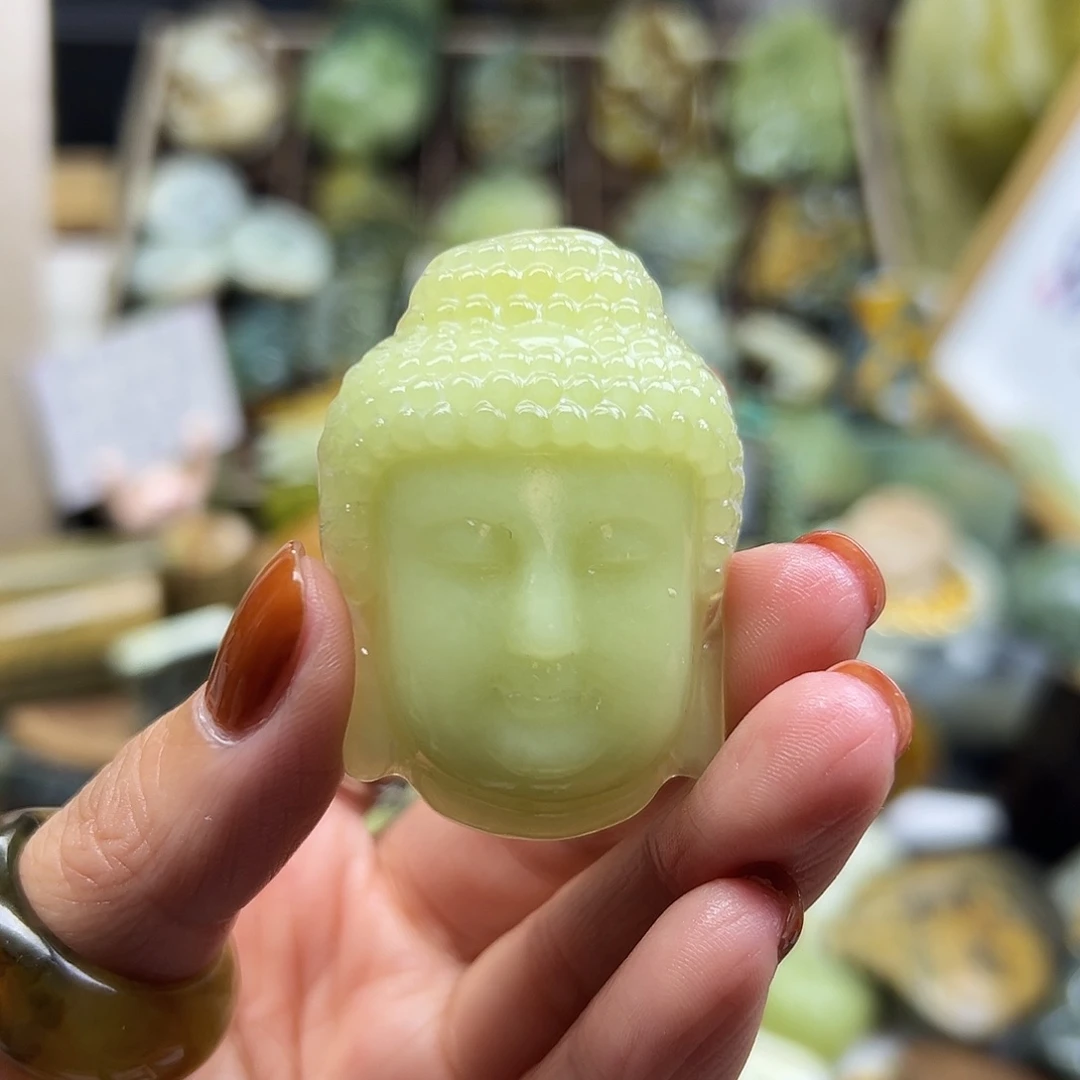 龙***哥岫玉未镶嵌颈饰辽阳料佛头