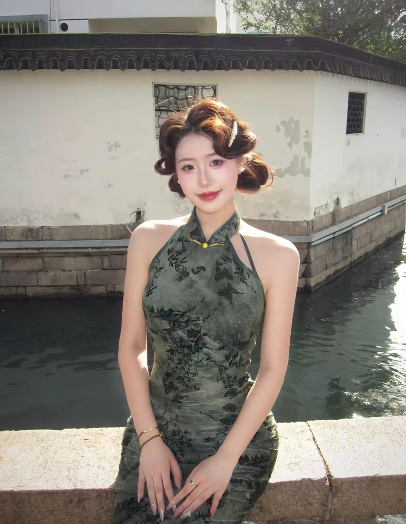 云韵｜如愿挂脖旗袍2025年新款裙新中式绿色年轻款礼仪夏季国风