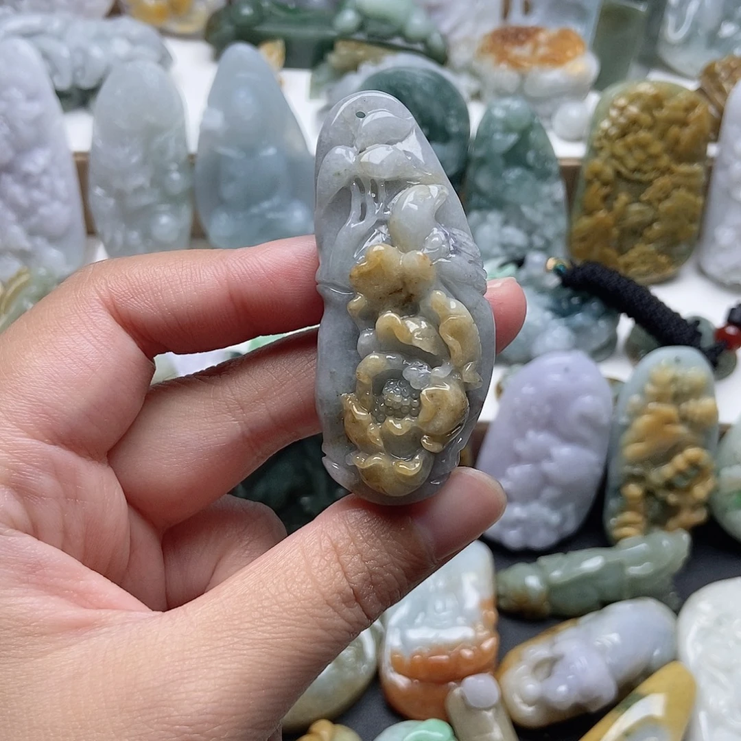 翡翠未镶嵌颈饰翡翠