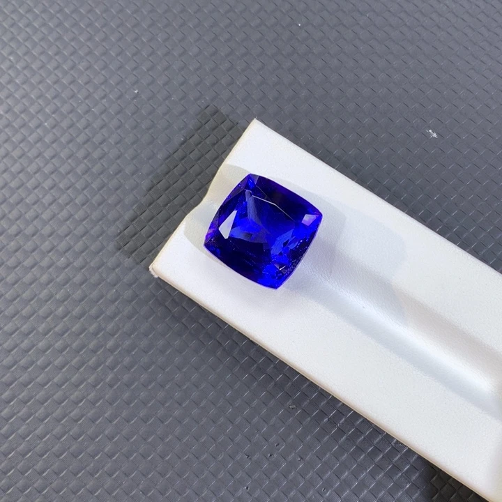 坦桑石百搭大气时尚未镶嵌27.99ct