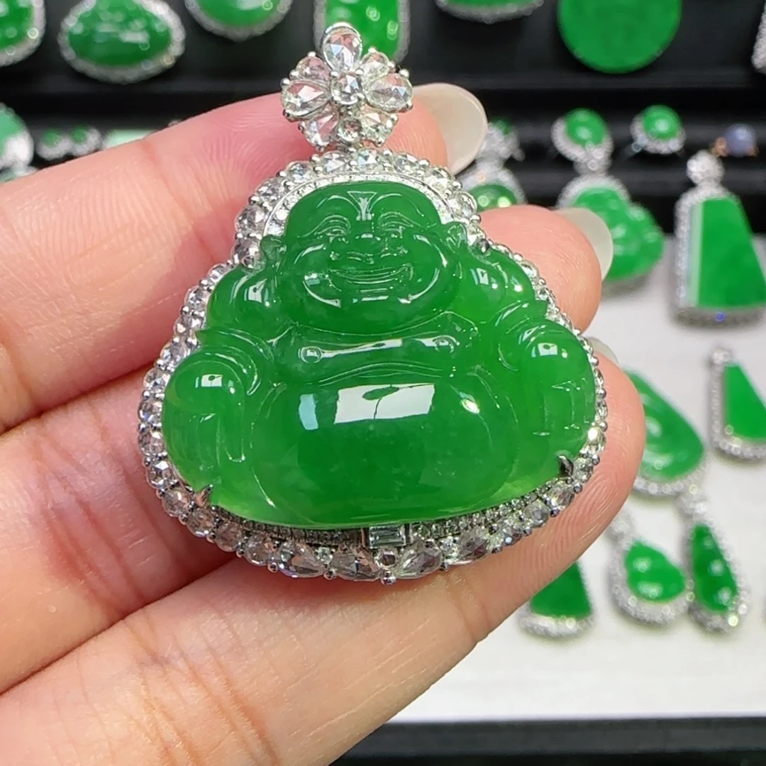 翡翠18K金镶嵌颈饰吊坠