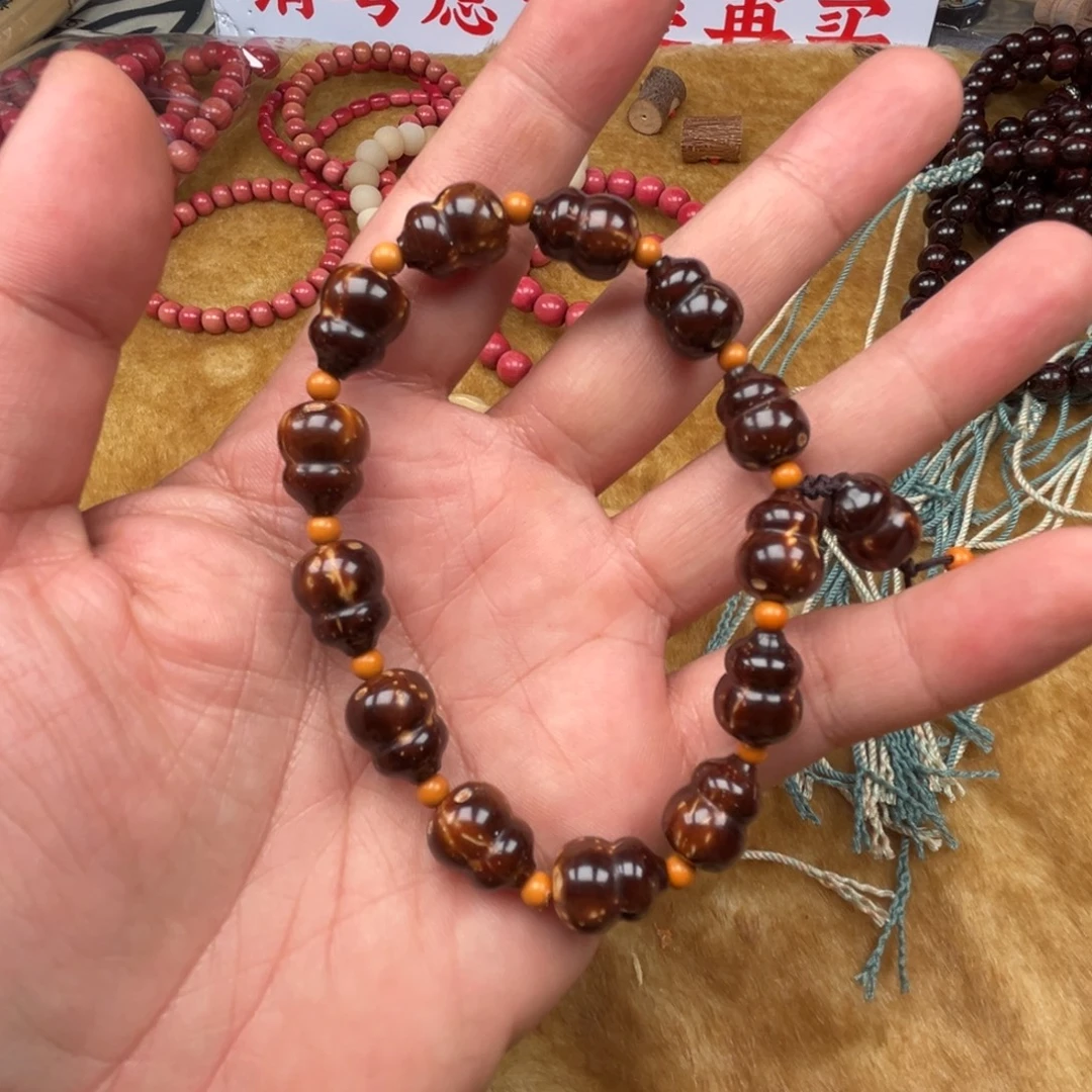 只买单纯的吊坠，没带链子，属的性质。
