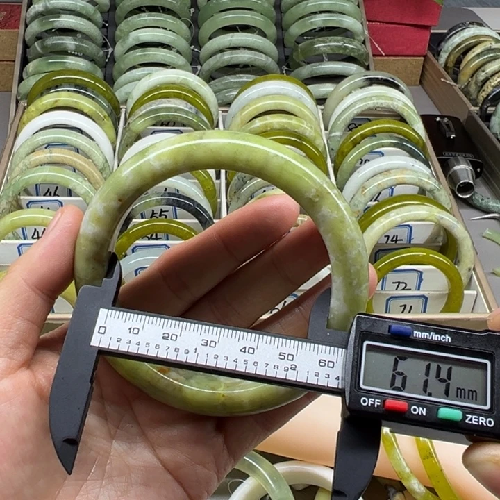 蛇纹石玉未镶嵌手镯43